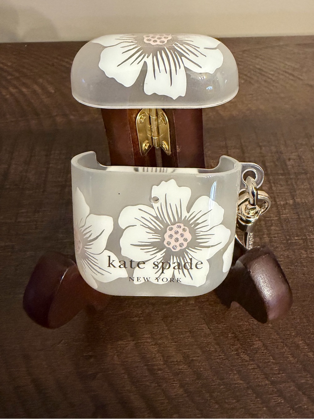 Kate Spade White Floral 1st & 2nd Generation AirPods Case